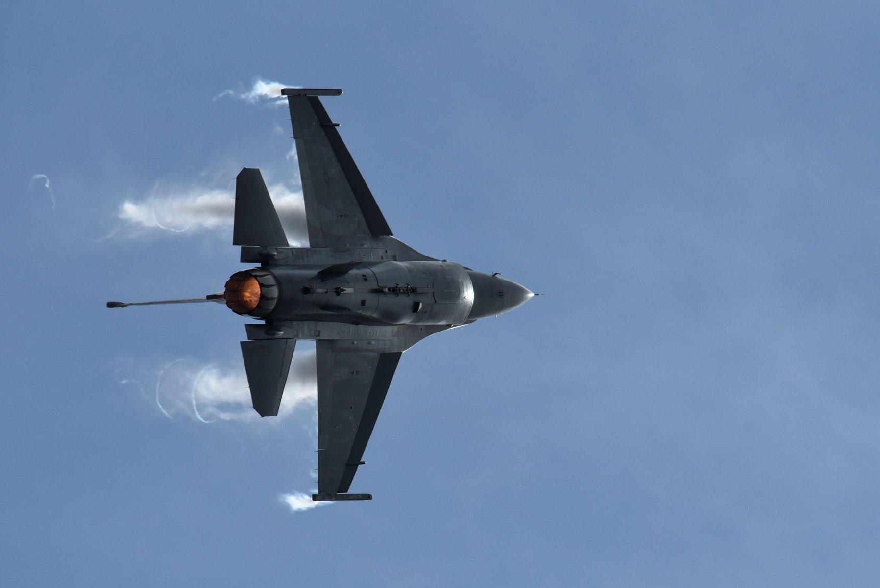 U.S. Air Force’s Premier Multi-role Fighter, the F-16 Fighting Falcon – Viper Demo Team 2020
